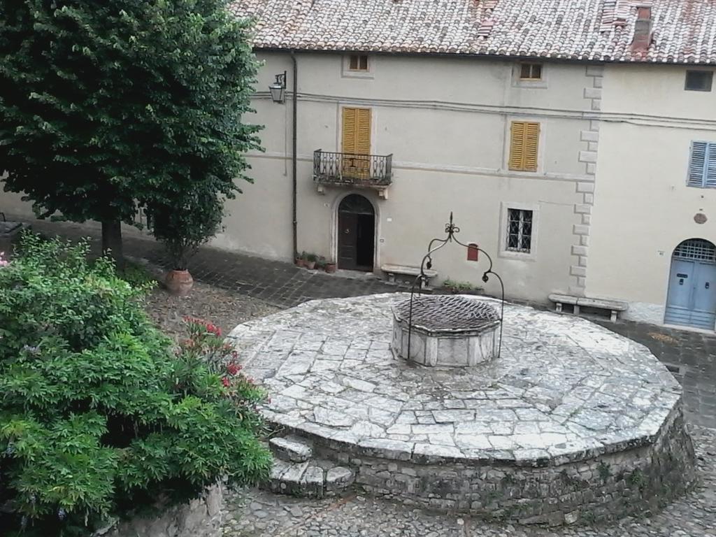 Cisterna Nel Borgo Castiglione dʼOrcia Exterior foto
