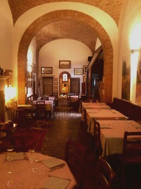 Cisterna Nel Borgo Castiglione dʼOrcia Exterior foto